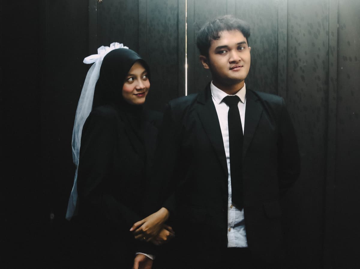 Farah & Aris moment 4